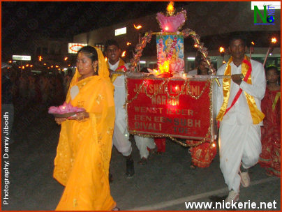 Divali 2005 nickerie 02
