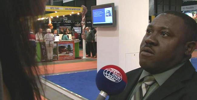 Minister Falisi Pinas op de Vakantiebeurs van 2011