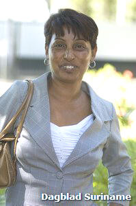 http://www.dbsuriname.com/dbsuriname/wp-content/uploads/2012/07/Harriet_Ramdien_naar_de_VHP1.jpg