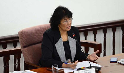 Volgens parlementsvoorzitter kan Suriname niet wachten op informatie uit Guyana over wat het buurland uitvoert op Surinaams grondgebied. Ze werd daarin gesteund door ondervoorzitter Ruth Wijdenvbosch. 