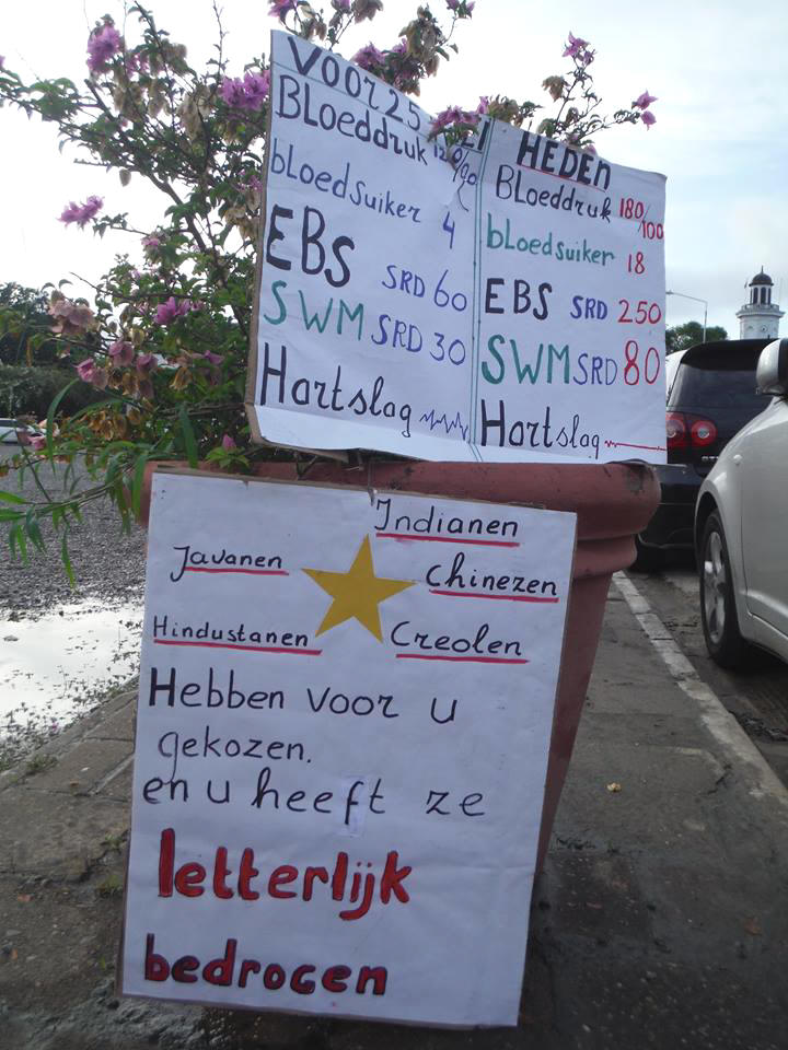 http://3.bp.blogspot.com/-sYx5-uuyPZY/VpPq-otzm5I/AAAAAAAAisc/eNcUWA5u2kk/s1600/Protest-Paramaribo-nov-dec2015-Hofwijks1.jpg