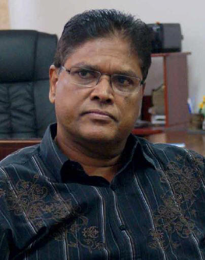 http://www.parbode.com/images/stories/87_juli_2013/Chandrikapersad_Santokhi.JPG