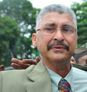http://www.nickerie.net/News2010/2010-09-22%20-%20Ramom%20Abrahams%20nw.jpg