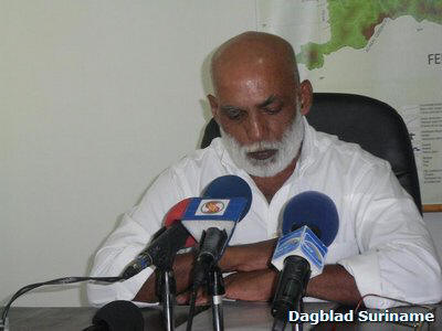 http://www.dbsuriname.com/dbsuriname/wp-content/uploads/2014/11/Badrisein-Sital-Totaal-mistige-waas-rond-Petro-Caribe-fonds-2.jpg