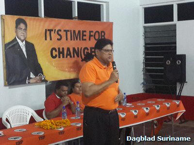 http://www.dbsuriname.com/dbsuriname/wp-content/uploads/2014/11/Santokhi-op-VHP-Ressortraad-meeting1.jpg