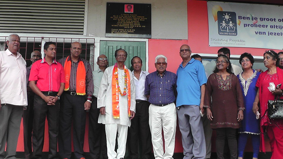 http://www.dbsuriname.com/dbsuriname/wp-content/uploads/2016/05/Naam-Pandit-Soerdjpal-Ramjatan-verbonden-aan-School-te-Tamanredjo2.jpg