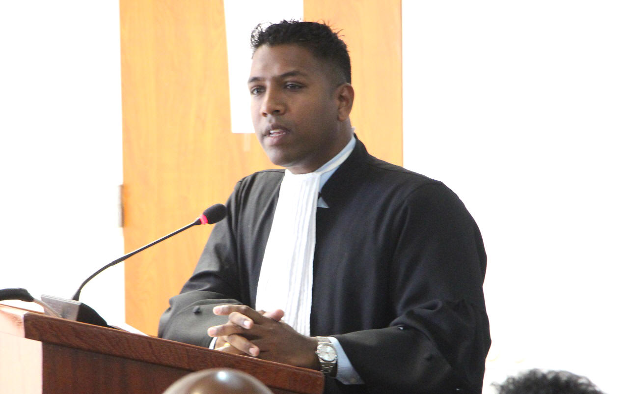 http://www.dbsuriname.com/dbsuriname/wp-content/uploads/2016/07/Orde-advocaten-diep-teleurgesteld-in-Justitieminister-Silos.jpg