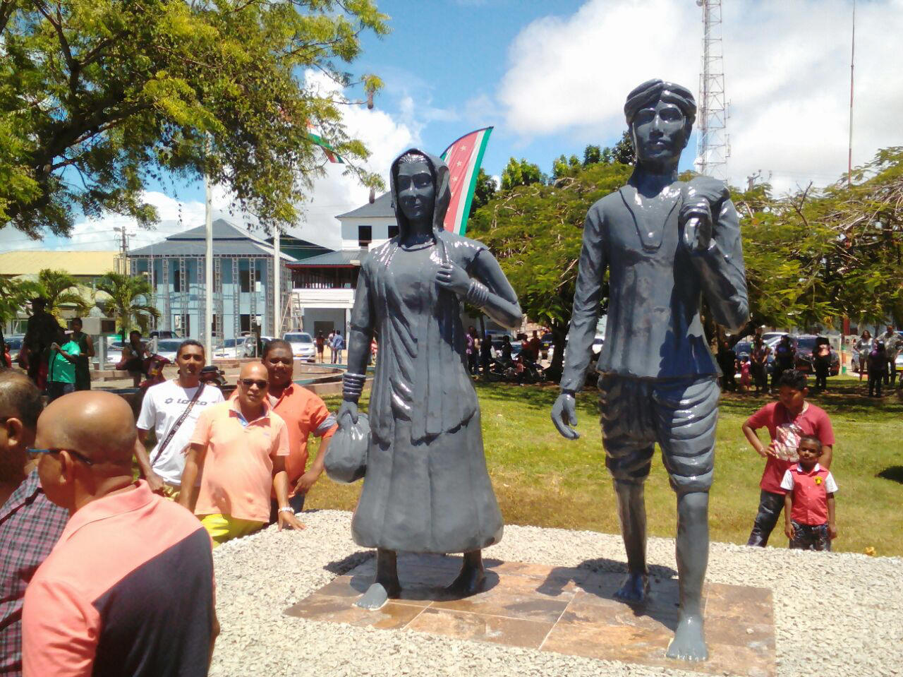 http://www.dbsuriname.com/dbsuriname/wp-content/uploads/2017/06/Frontfoto2.jpg